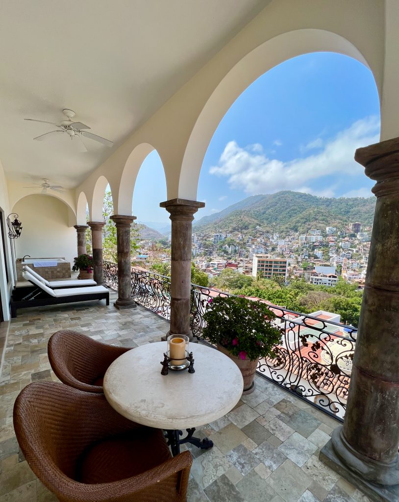 City Views with Jacuzzi